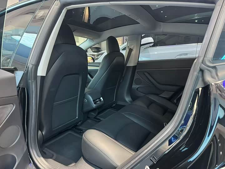 Фото 6 - Tesla Model 3