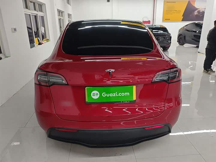 Фото 6 - Tesla Model Y