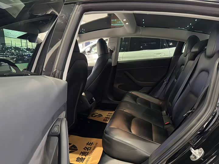 Фото 7 - Tesla Model 3