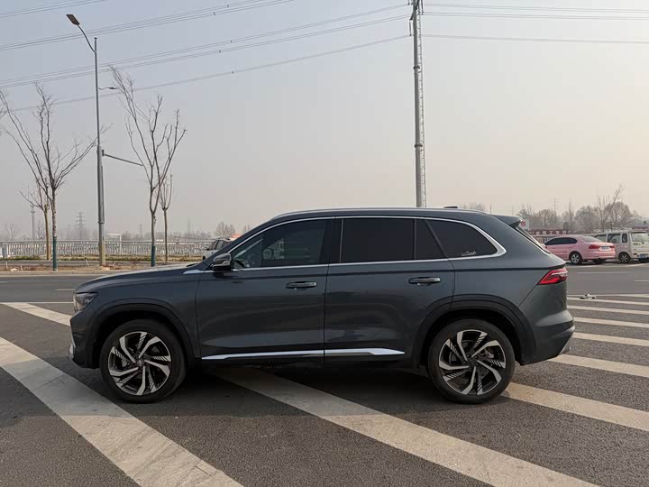 Фото 8 - Geely Monjaro