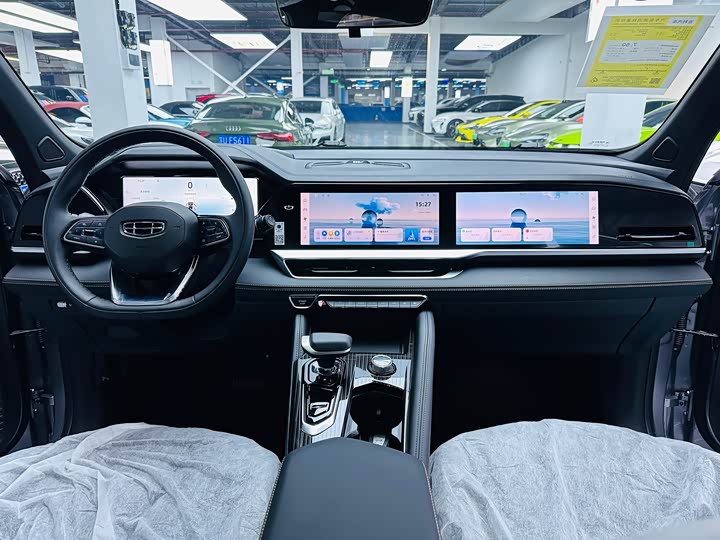 Фото 6 - Geely Monjaro