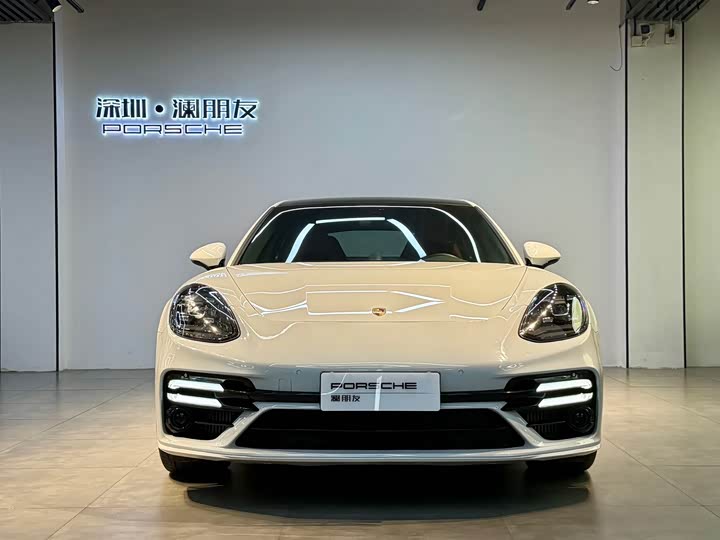 Фото 2 - Porsche Panamera