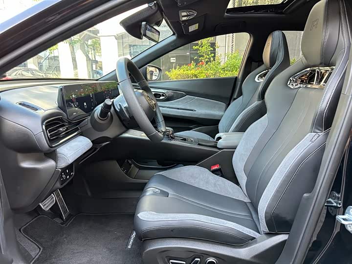 Фото 4 - GAC Trumpchi Empow R