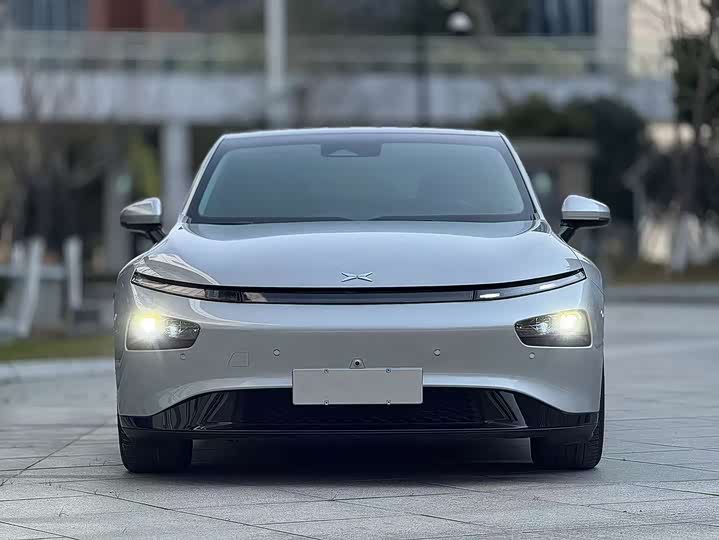 Фото 2 - XPeng P7