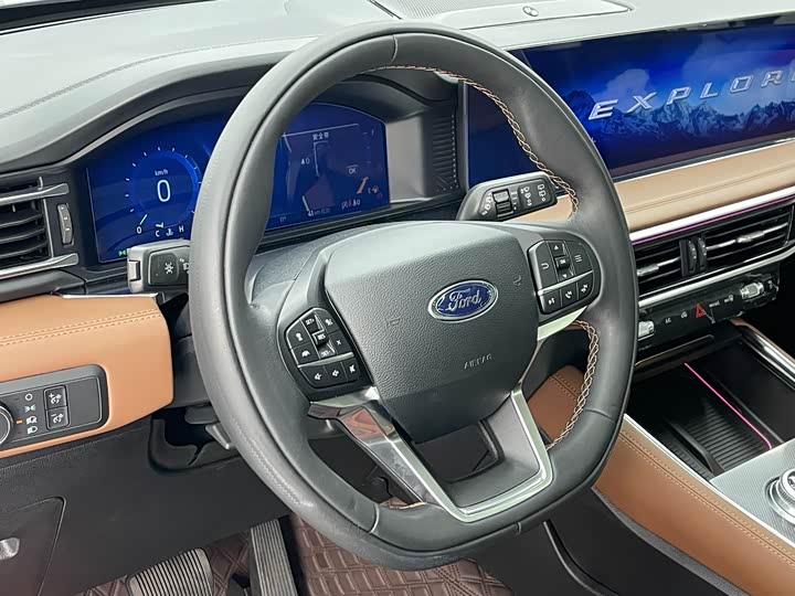 Фото 6 - Ford Explorer