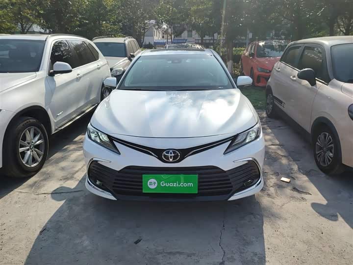 Фото 3 - Toyota Camry