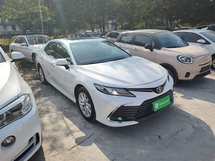 Фото 4 - Toyota Camry