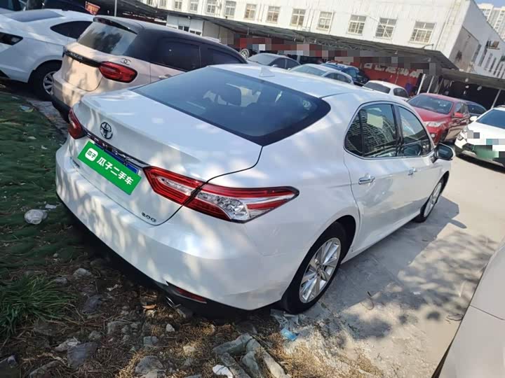 Фото 7 - Toyota Camry