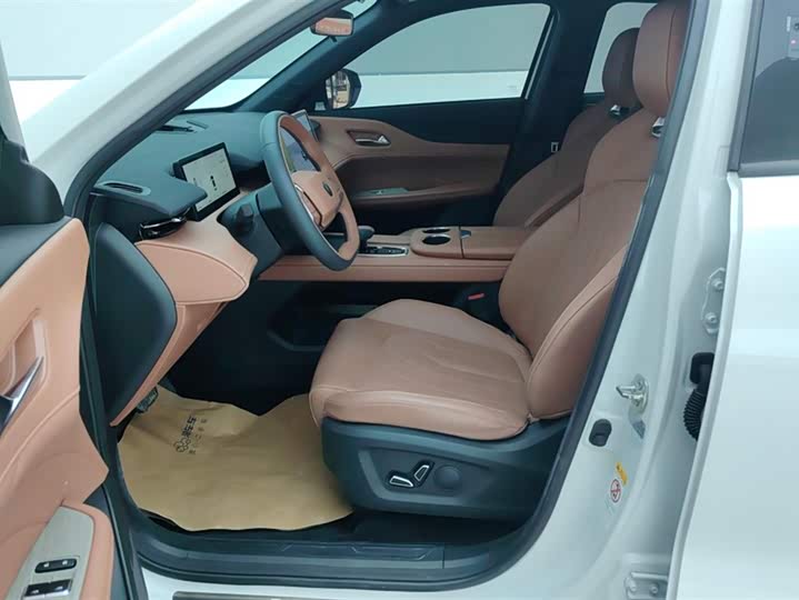 Фото 9 - Changan UNI-Z Hybrid