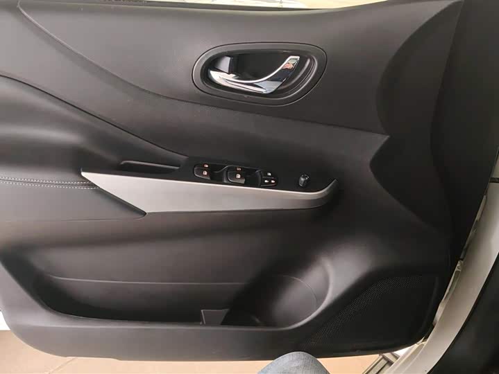 Фото 6 - Nissan Terra