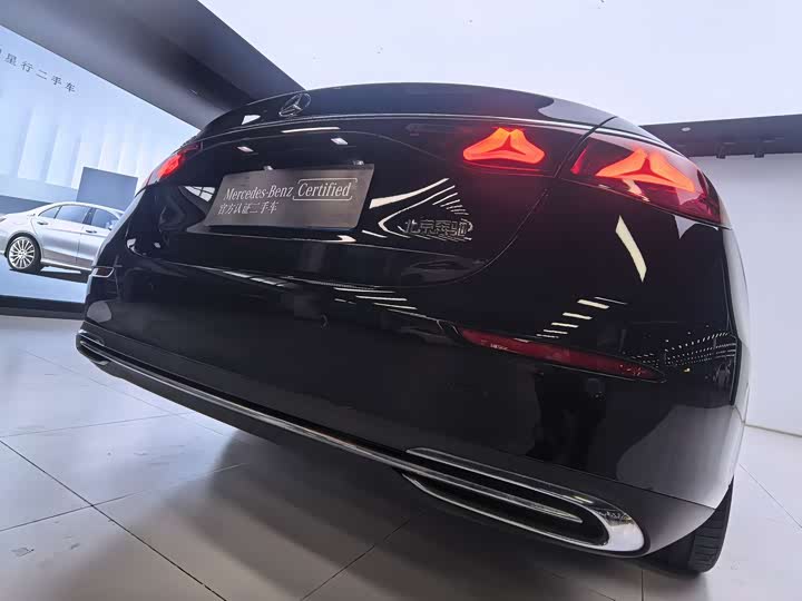 Фото 8 - Mercedes-Benz E-Class