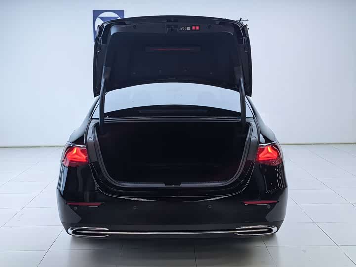 Фото 9 - Mercedes-Benz E-Class