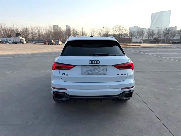 Фото 6 - Audi Q3