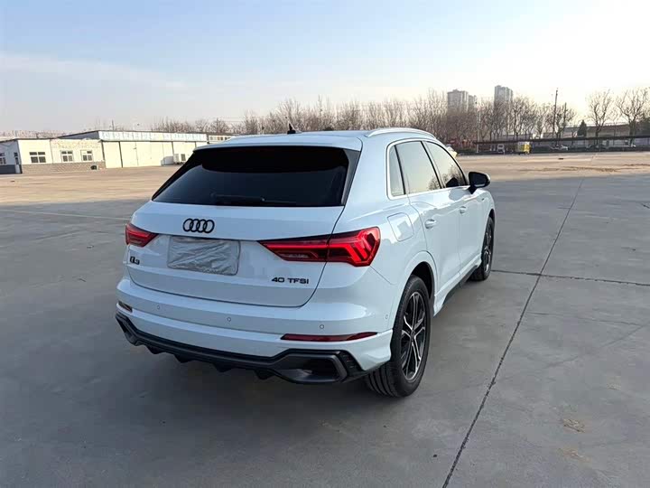 Фото 8 - Audi Q3