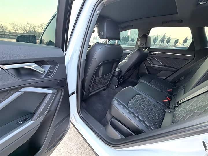 Фото 9 - Audi Q3