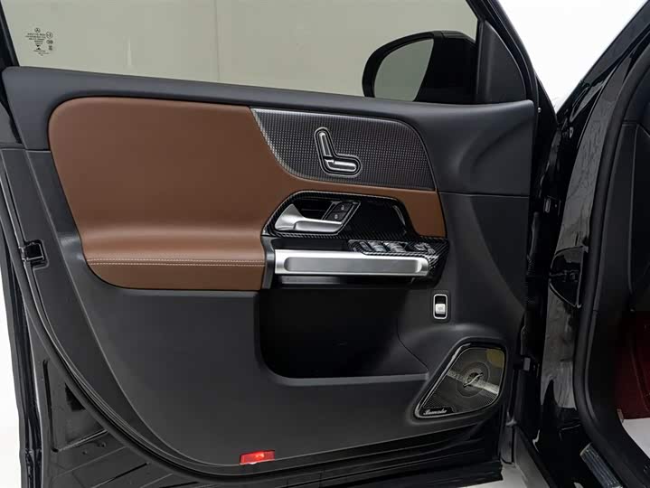 Фото 4 - Mercedes-Benz GLB-Class