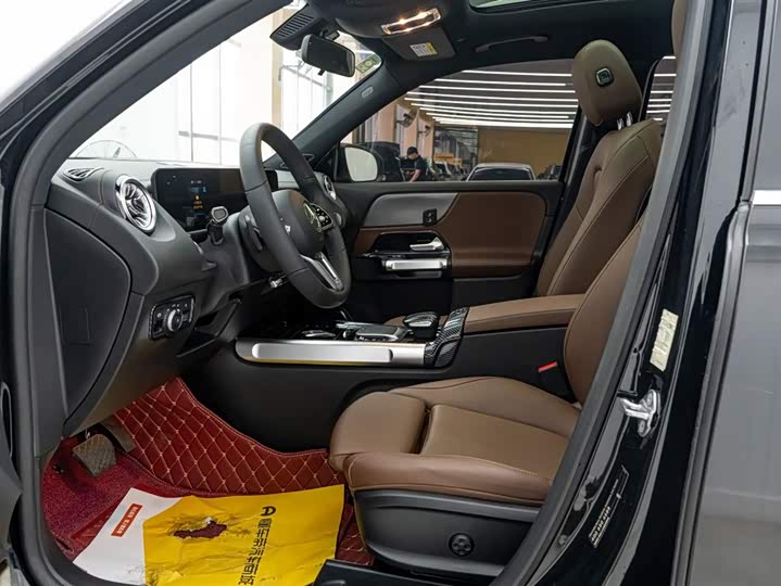 Фото 9 - Mercedes-Benz GLB-Class