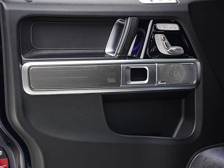 Фото 9 - Mercedes-Benz G-Class