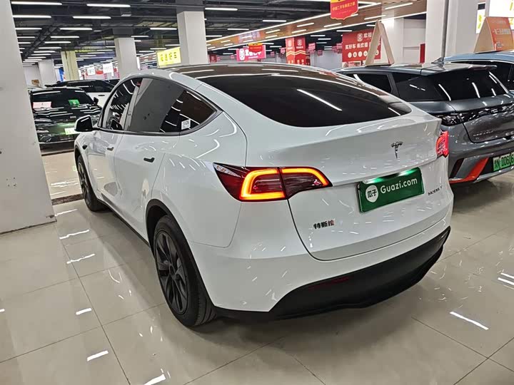 Фото 5 - Tesla Model Y