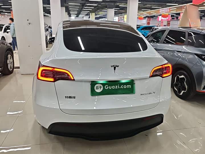 Фото 6 - Tesla Model Y