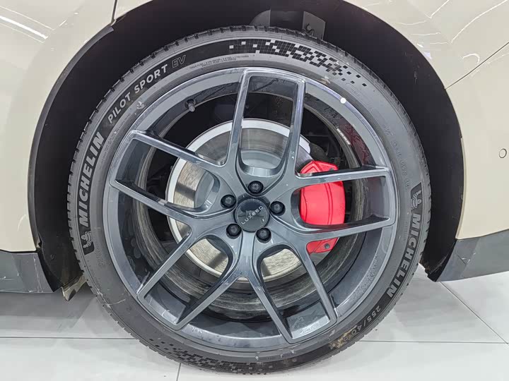 Фото 9 - Luxeed S7