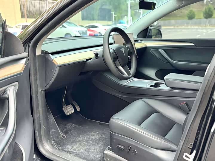 Фото 4 - Tesla Model Y