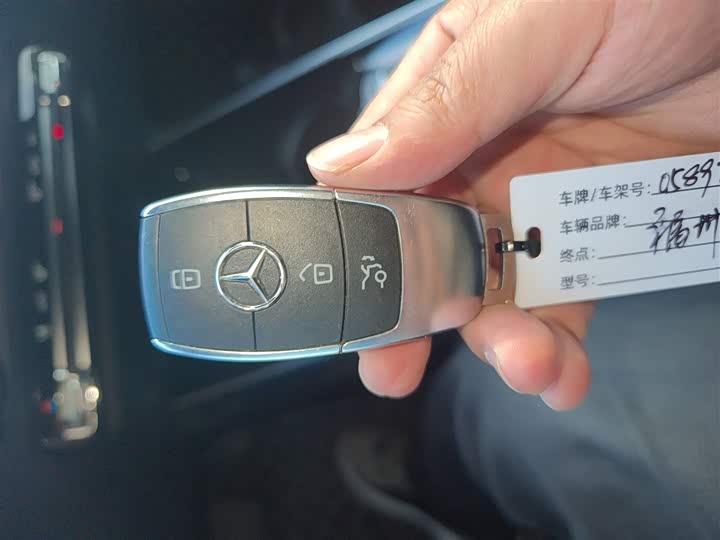 Фото 9 - Mercedes-Benz GLB-Class