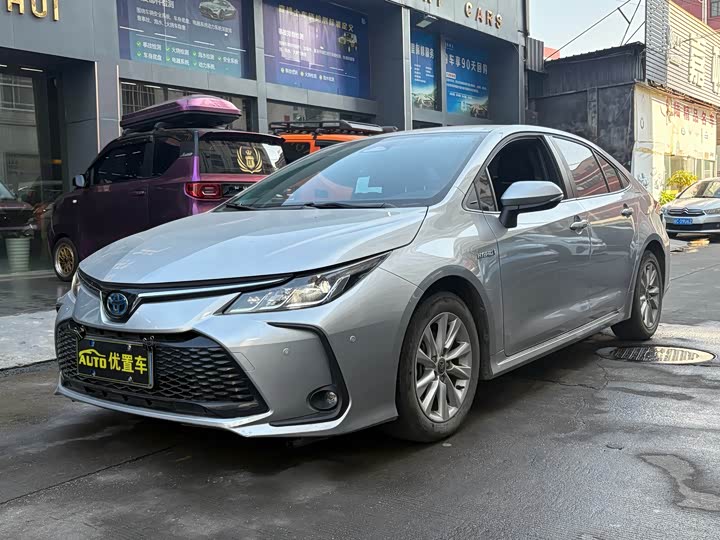 Фото 1 - Toyota Corolla