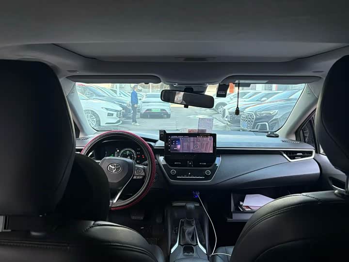 Фото 3 - Toyota Corolla