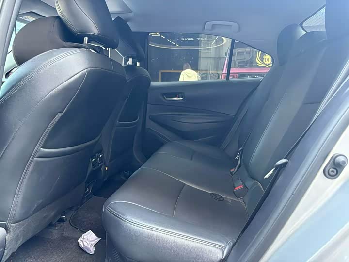 Фото 7 - Toyota Corolla