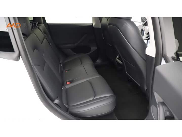 Фото 8 - Tesla Model Y