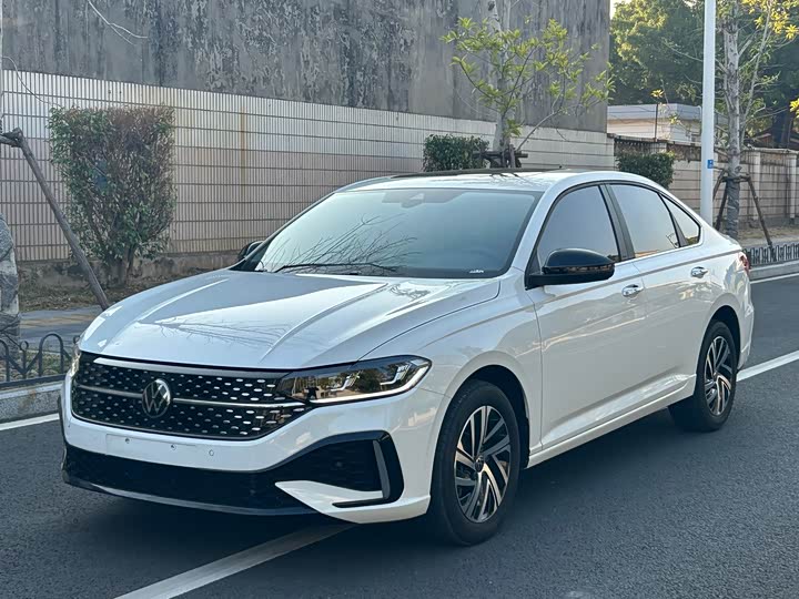 Фото 1 - Volkswagen Lavida