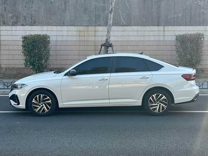 Фото 8 - Volkswagen Lavida