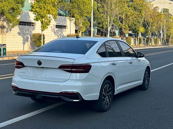 Фото 9 - Volkswagen Lavida