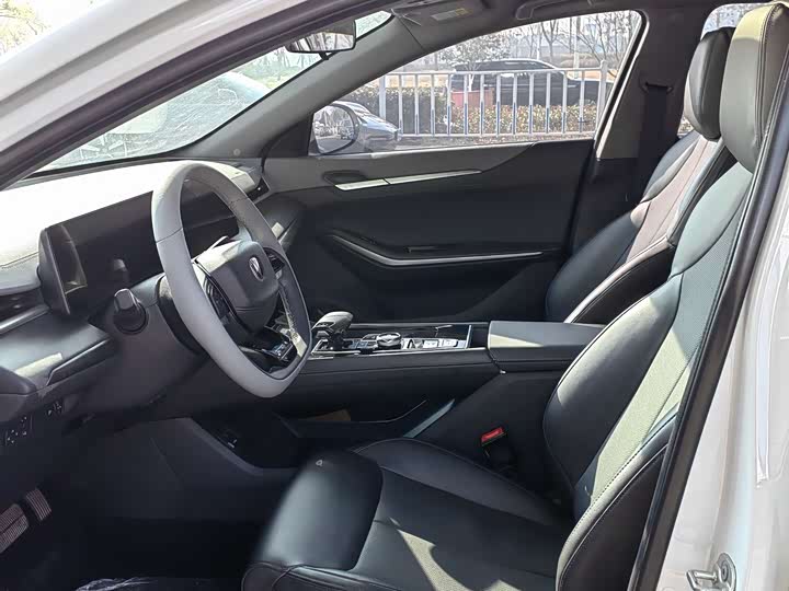 Фото 9 - Changan Raeton Plus