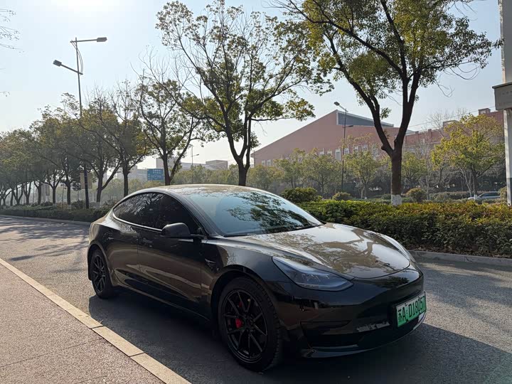 Фото 5 - Tesla Model 3