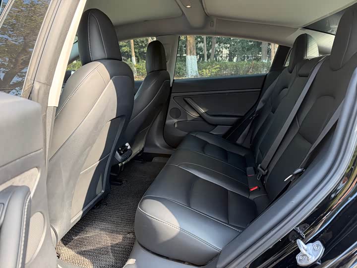 Фото 7 - Tesla Model 3