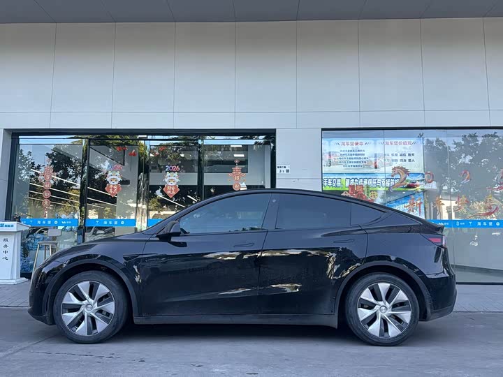 Фото 3 - Tesla Model Y