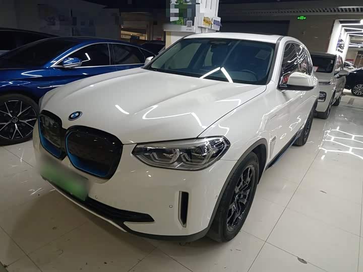 Фото 2 - BMW iX3