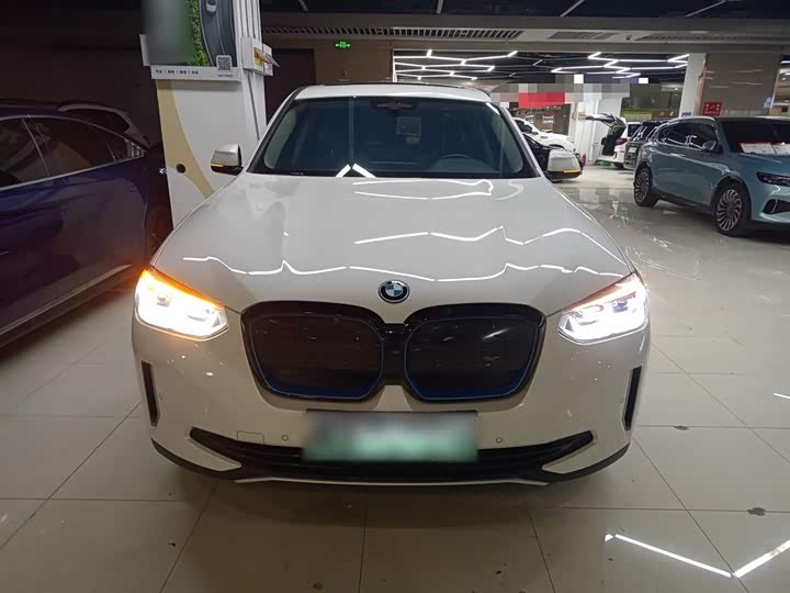 Фото 3 - BMW iX3