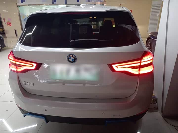 Фото 6 - BMW iX3