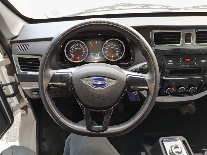 Фото 3 - Foton EV6