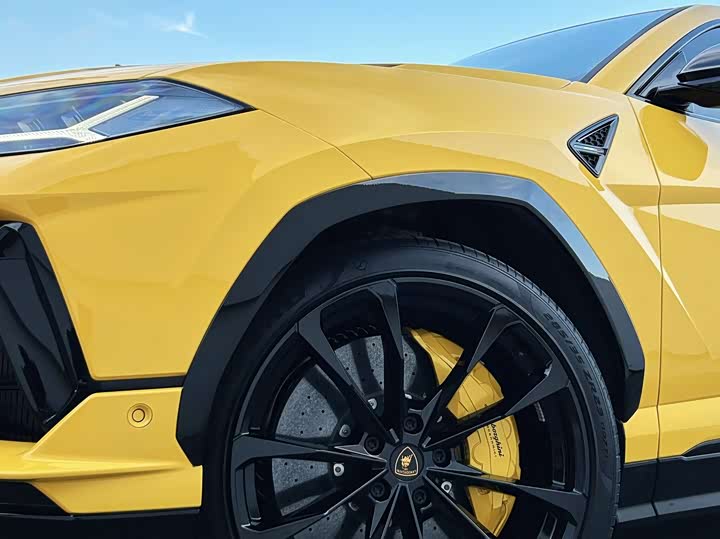 Фото 4 - Lamborghini Urus