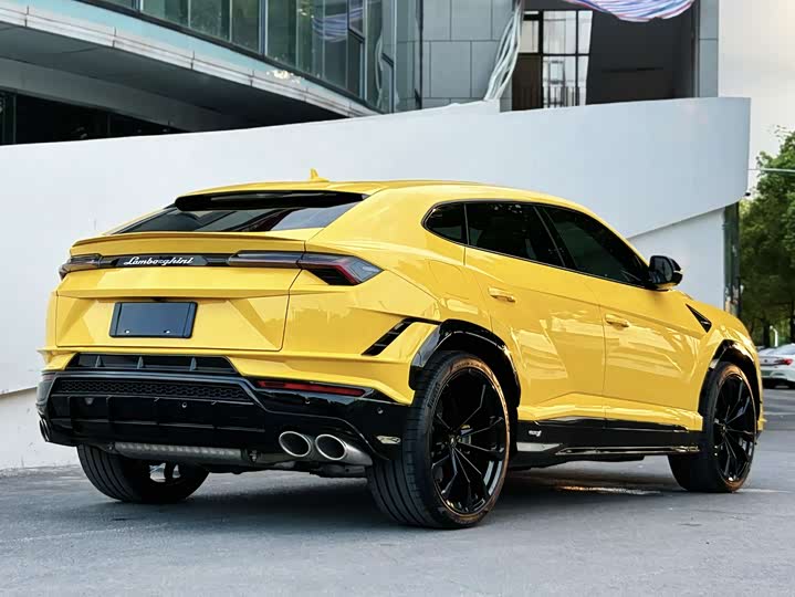 Фото 5 - Lamborghini Urus