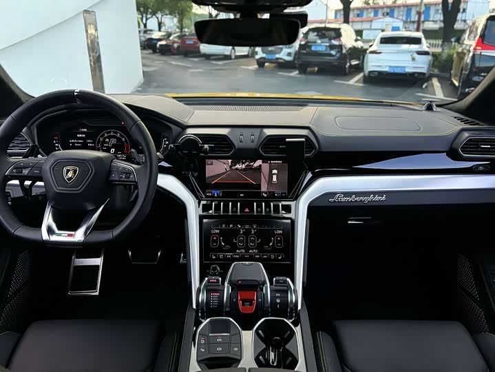 Фото 7 - Lamborghini Urus