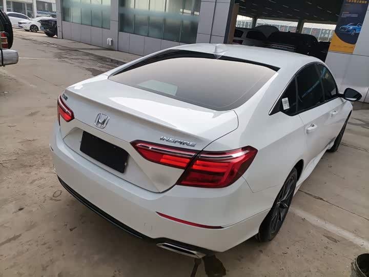 Фото 7 - Honda Inspire