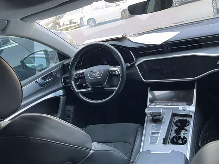 Фото 4 - Audi A7L
