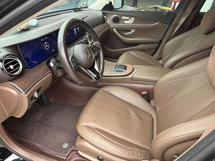 Фото 6 - Mercedes-Benz E-Class