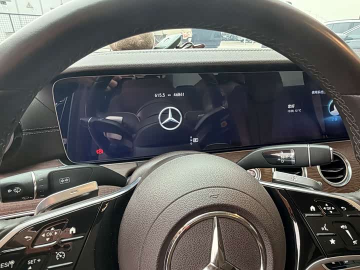 Фото 9 - Mercedes-Benz E-Class