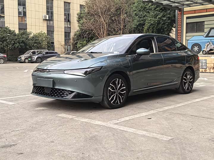 Фото 1 - XPeng P5